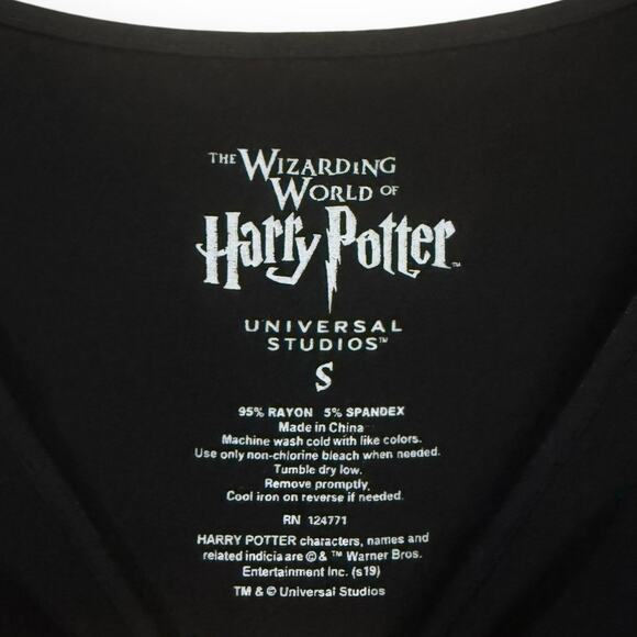 Harry Potter Shirt Womens Small Black Gold Wizarding World Hogwarts Graphic Tee - Picture 2 of 7